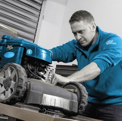 Unser Gerätemechaniker © Harry Schiffer Unser Gerätemechaniker